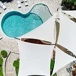 Beautiful Omo With Pool In 别墅 普拉