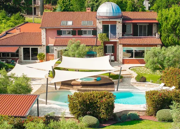 Beautiful Omo With Pool In Vila Pula