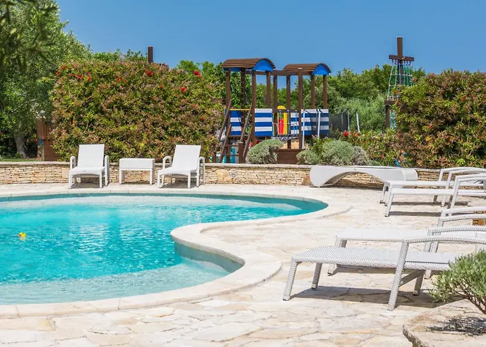 Beautiful Omo With Pool In * Pula