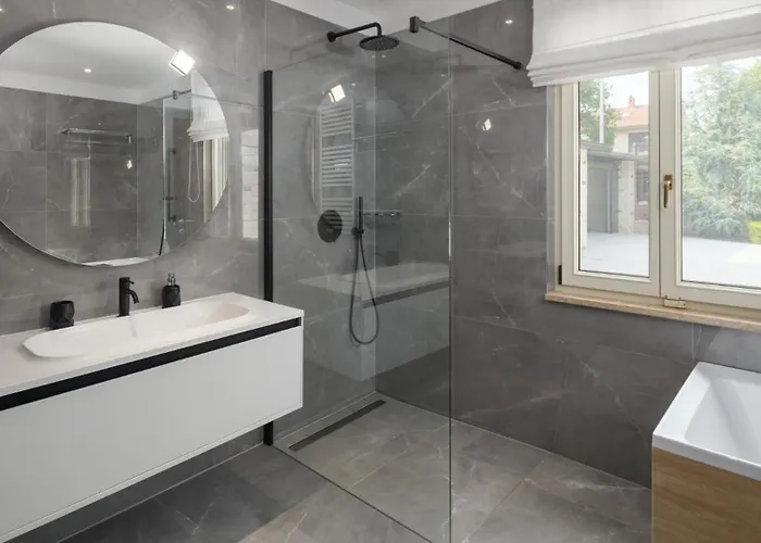 Vila Beautiful Omo With Pool In