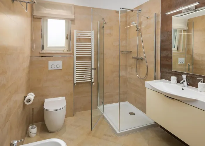 Beautiful Omo With Pool In *