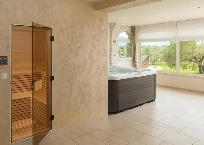 Villa Beautiful Omo With Pool In Pula