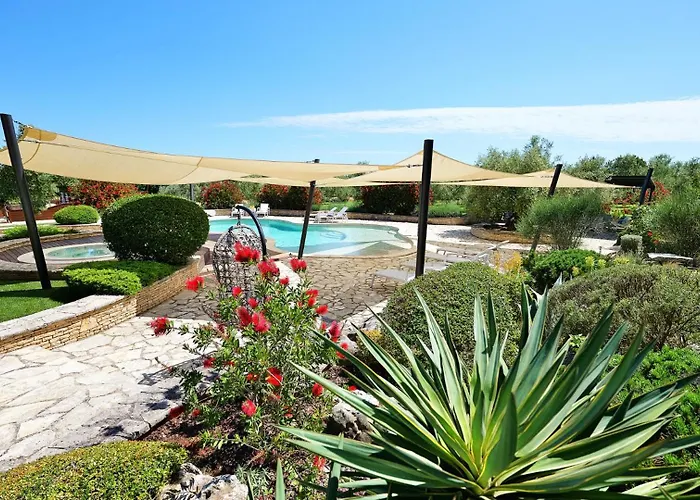 Villa Beautiful Omo With Pool In