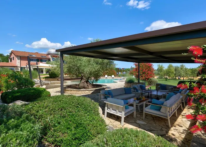 Villa Beautiful Omo With Pool In