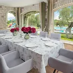 Beautiful Omo With Pool In * Pula