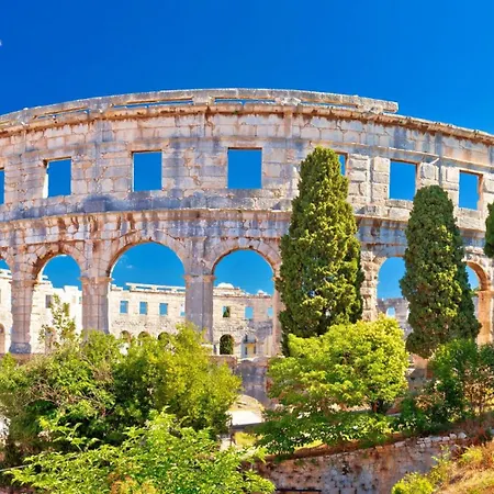 Beautiful Omo With Pool In 빌라 풀라