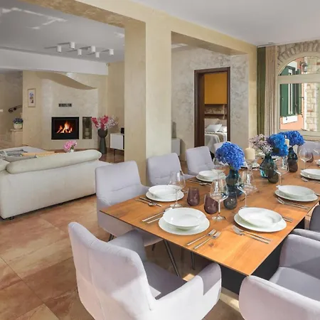 Villa Beautiful Omo With Pool In Pula