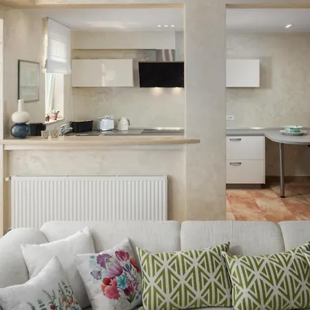 Beautiful Omo With Pool In 빌라