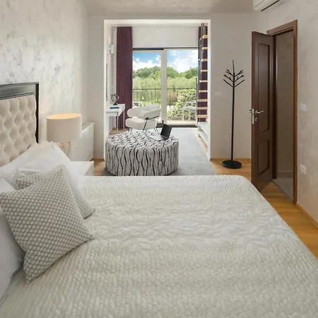 빌라 Beautiful Omo With Pool In