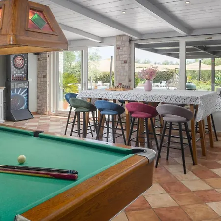 Beautiful Omo With Pool In * 풀라