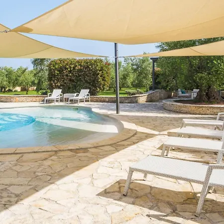 Beautiful Omo With Pool In 빌라 풀라