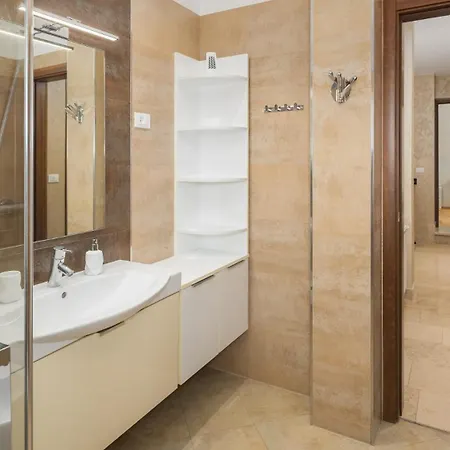 Villa Beautiful Omo With Pool In