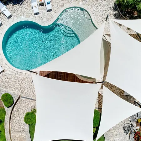 Beautiful Omo With Pool In Villa Pula