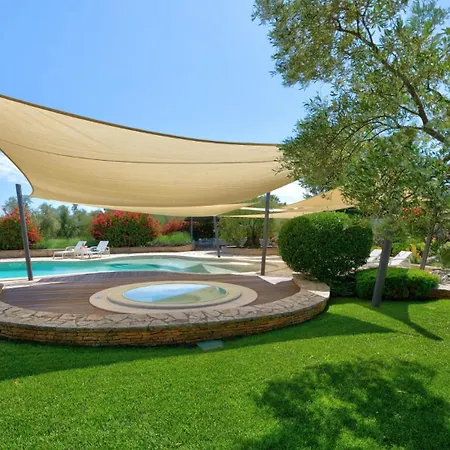 Beautiful Omo With Pool In Pula