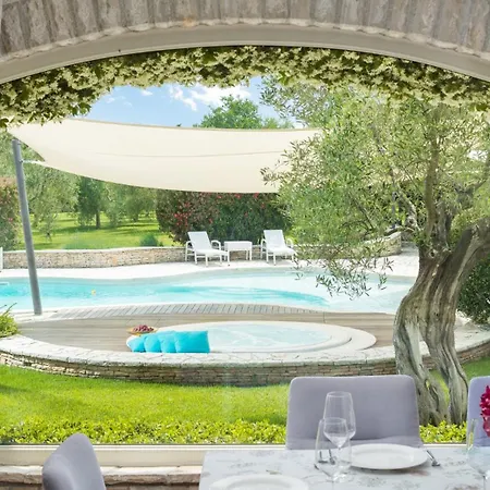 Beautiful Omo With Pool In 빌라 *
