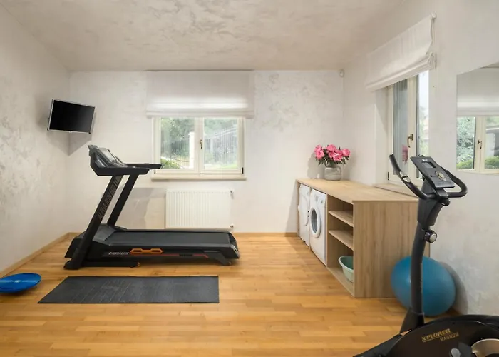 Beautiful Omo With Pool In