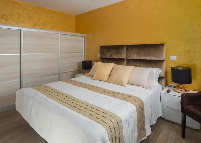 Beautiful Omo With Pool In *