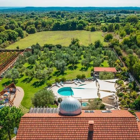 Villa Beautiful Omo With Pool In Pula