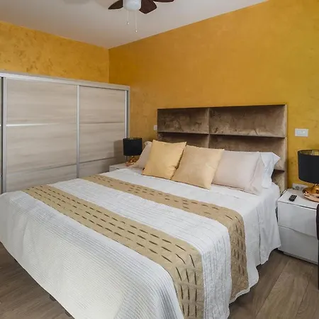 Beautiful Omo With Pool In Villa *